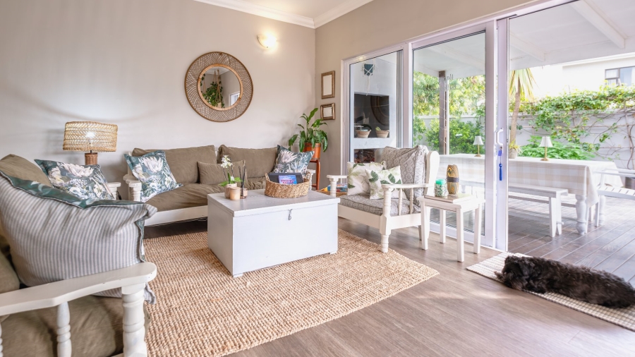 To Let 4 Bedroom Property for Rent in Denver Park Western Cape